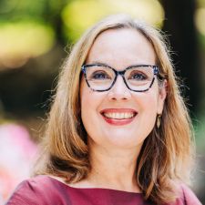 alison-umminger photo headshot