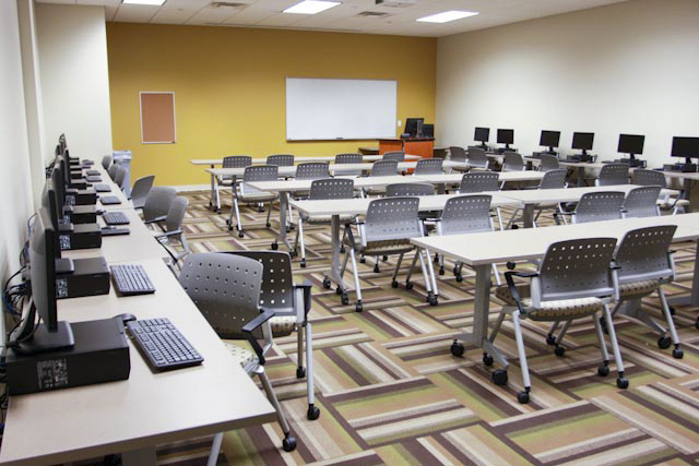 Computer lab on Cumming campus