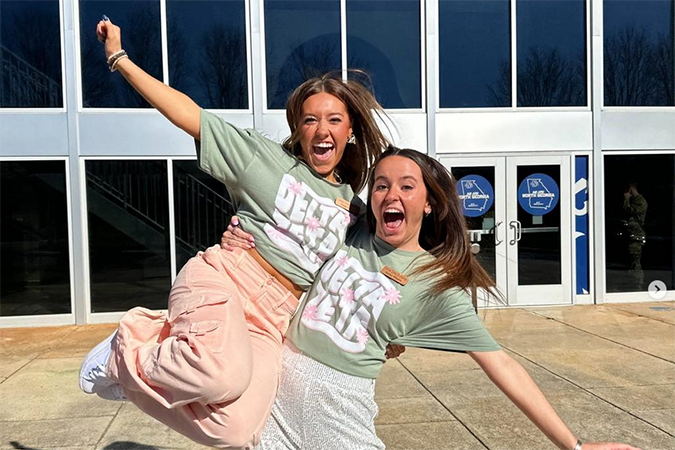 Delta Zeta sisters