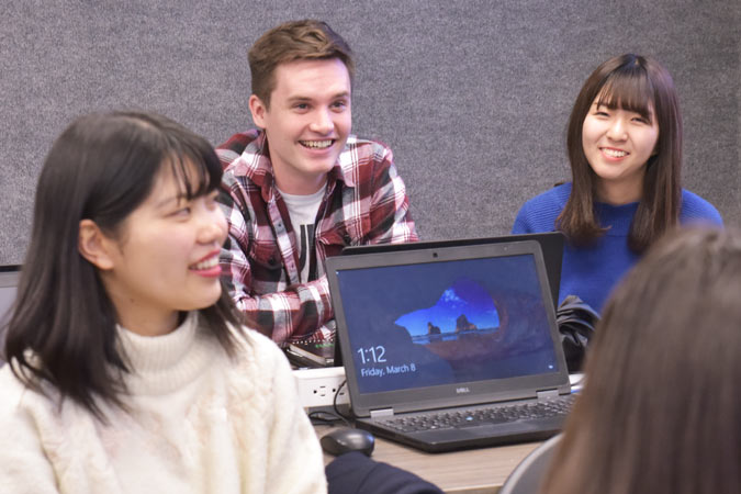 students in japanese class