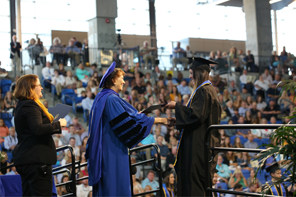 250 graduate from UNG at summer commencement