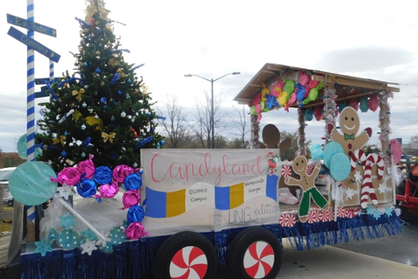 Unique Ideas For Christmas Parade Floats : Float Theme ...