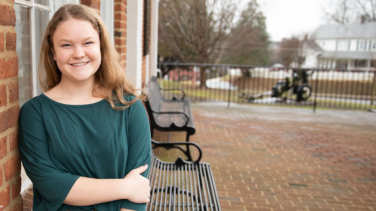 UNG junior Anna Cronan has been selected for the summer 2023 Fulbright-MITACS Globalink Program, where she will conduct cover crop research.