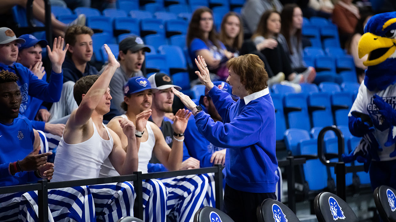 President Bonita Jacobs engages with students during the 2023 Spirit Night.