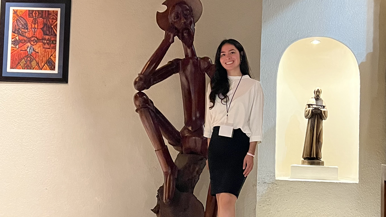 Student presents at conference in Mexico