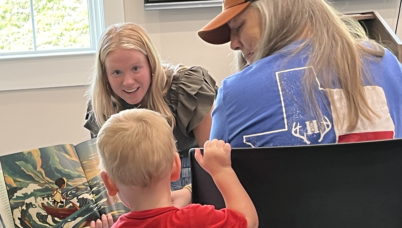 Students partner with local libraries