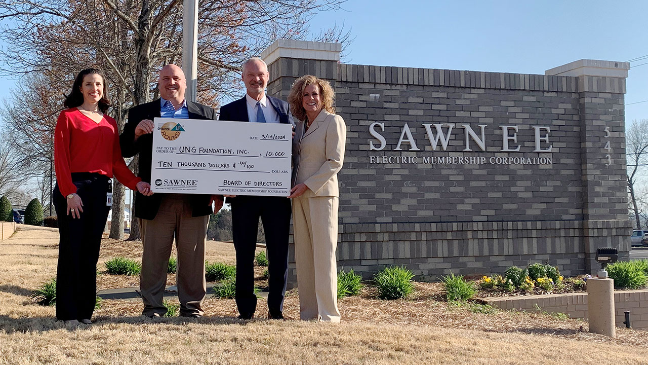 Sawnee EMC donates $10K for scholarships 
