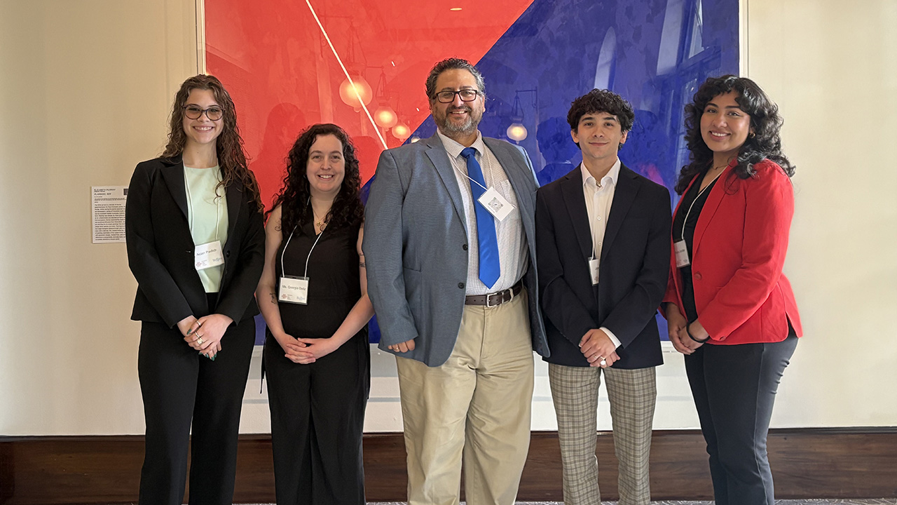 Students present at symposium in Florida