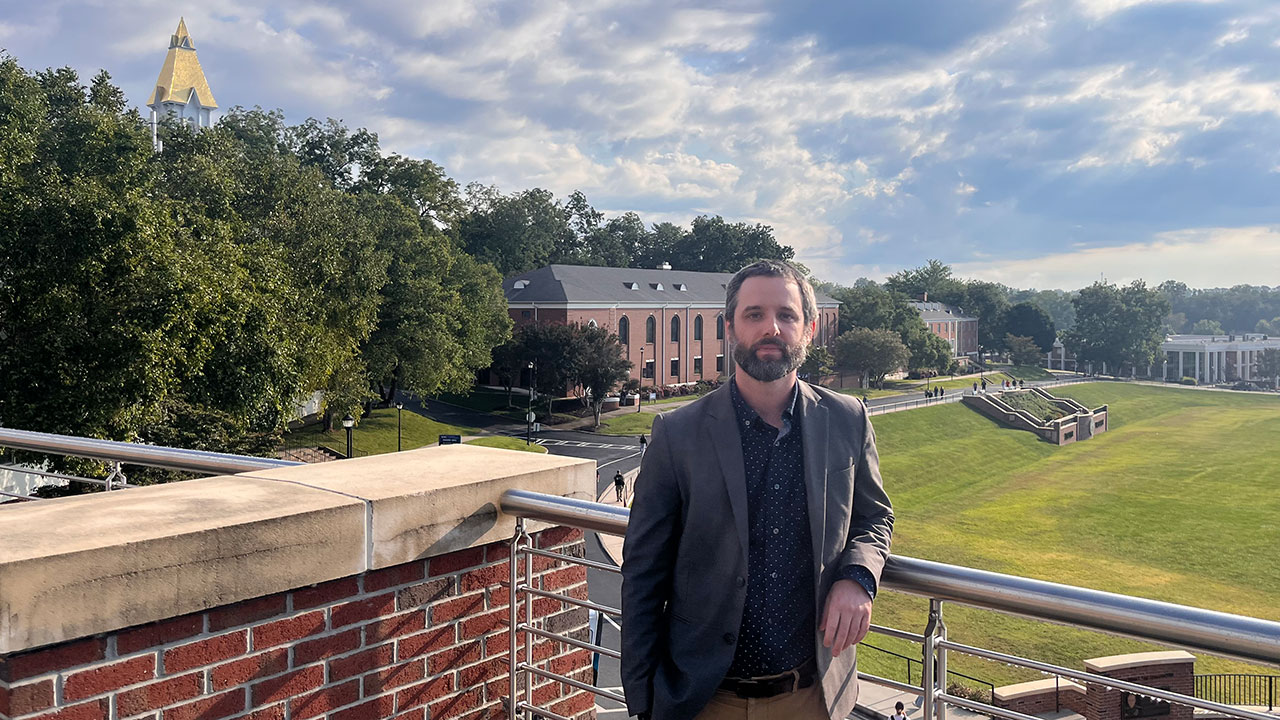 Astronomer wins NSF grant for stellar research