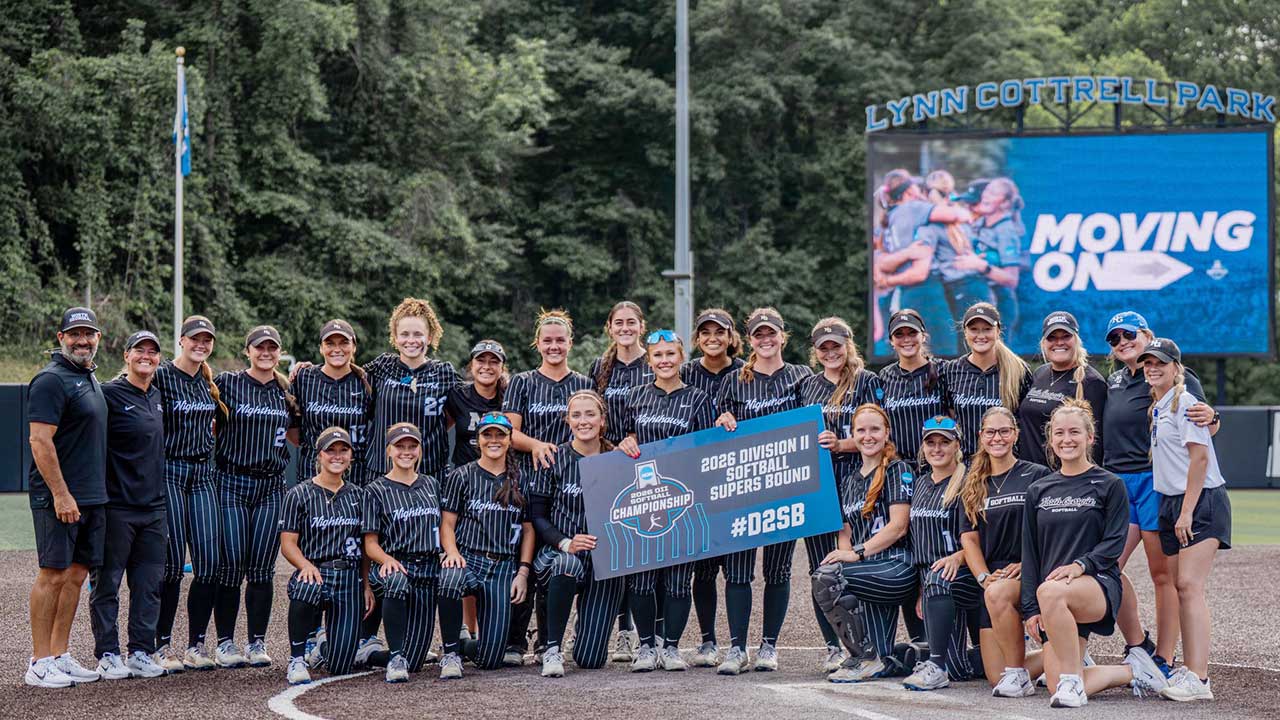 Softball team bounces back into Super Regional